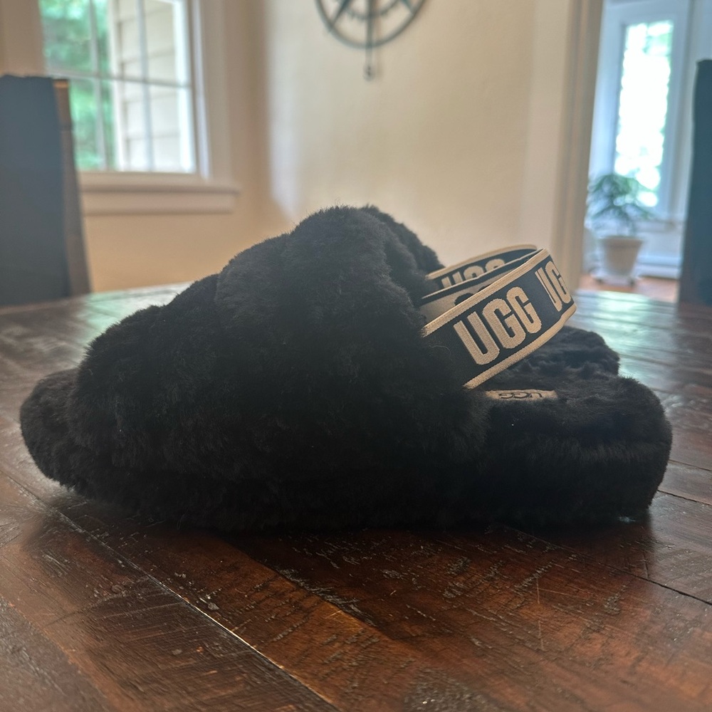 UGG Black Fluffy Slides